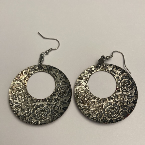 Rose Flower Hoop Circle Earrings - Picture 15 of 16